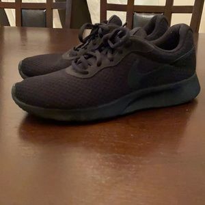 Black Nike mint condition